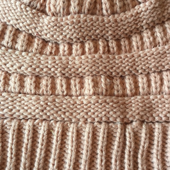 NWT Knit C.C. Pink Beanie 🌸💗 - Picture 2 of 7